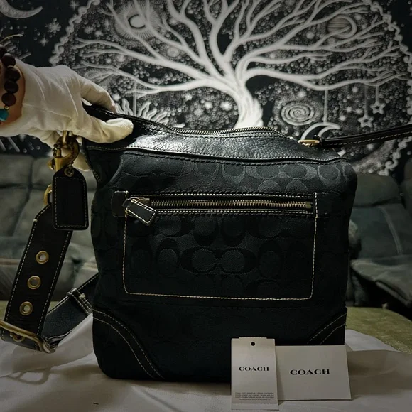 Vintage Y2K Coach Black and Gold Shoulder Bag crossbody purse 2006 - Picture 15 of 17